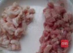 包菜肉丁炒米粉的做法图解2