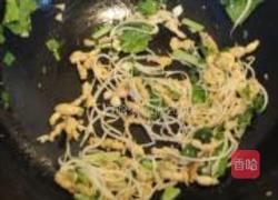 豆丹松子酱香炒面的做法图解7