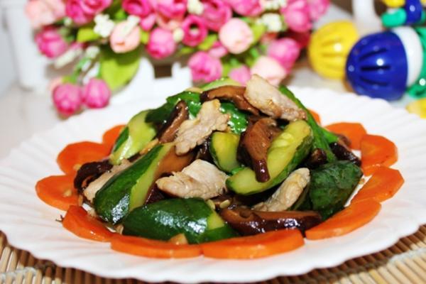 香菇肉片炒青瓜