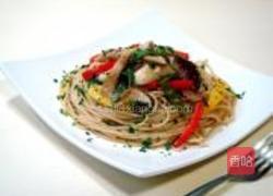 松茸培根炒意面的做法图解14