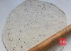 黑芝麻花椒薄饼的做法图解10