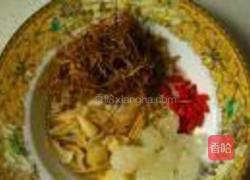 百合枸杞金银花茶的做法图解1