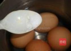 桂圆莲子鸡蛋羹的做法图解2