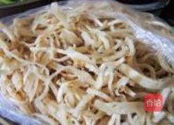 包菜炒饼丝的做法图解2