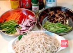 什锦炒面的做法图解1