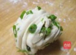 葱香火腿双味花卷的做法图解10