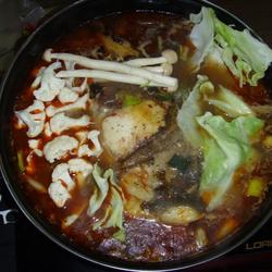 麻辣碟鱼头烩面的做法[图]