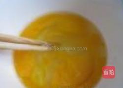 西葫芦鸡蛋虾皮蒸饺的做法图解2