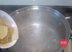 冰糖百合莲子糖水的做法图解2