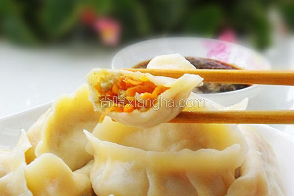 胡萝卜鸡蛋饺子