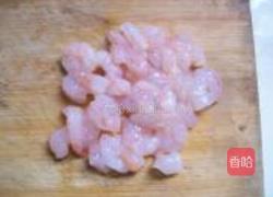 五彩菠萝炒饭的做法图解1