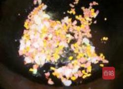 五彩菠萝炒饭的做法图解5