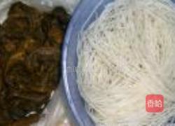 自制酸菜米线的做法图解1