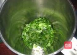 菠菜手擀面的做法图解1