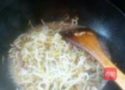 豆芽肉丝焖饼的做法图解9