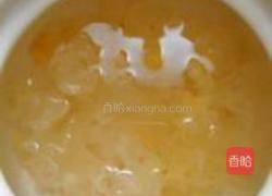 枸杞西米银耳羹的做法图解4