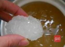 枸杞西米银耳羹的做法图解5