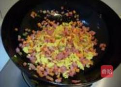 五彩紫米蛋炒饭的做法图解7