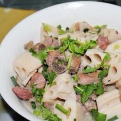 莲藕焖排骨的做法[图]