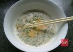 萝卜干葱花蛋饼的做法图解3