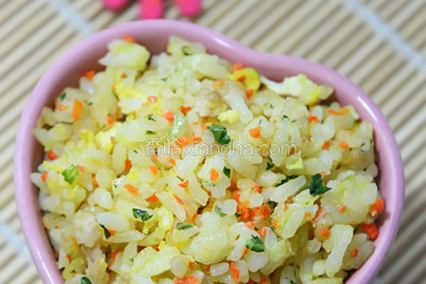 胡萝卜青菜肉蛋炒饭