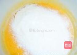 鲜奶小纸杯蛋糕的做法图解3