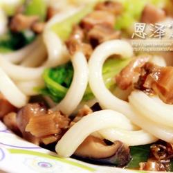 香菇肉酱拌乌冬面的做法[图]