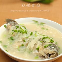 萝卜丝鲫鱼汤的做法[图]