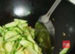 丝瓜虾米煎饼的做法图解2