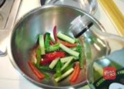 酥核桃釀墨鱼意面的做法图解5