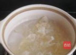 荸荠蜜枣银耳羹的做法图解3