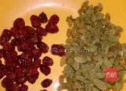 葡萄干发糕的做法图解1