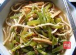 青椒香干肉丝面的做法图解4