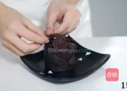 巧克力五瓣花蛋糕的做法图解15