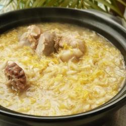 大骨棒炖酸菜的做法[图]