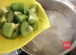 冰糖银耳奇异果的做法图解5