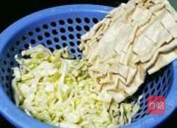 虾皮鸡蛋炒面的做法图解1