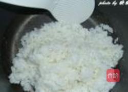 榨菜鱼丸炒饭的做法图解4