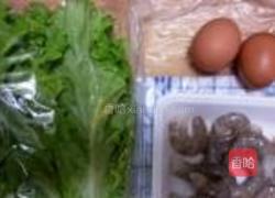 鲜虾鸡蛋卷的做法图解1