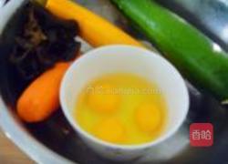 五彩西葫芦锅塌饼的做法图解1