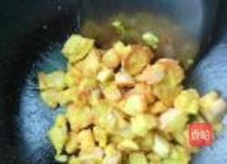 蛋包馒头炒饭的做法图解4