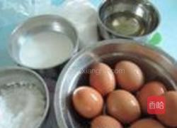 戚风蛋糕块的做法图解1