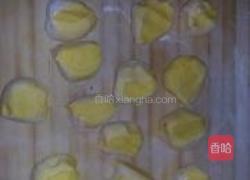 南瓜豆沙馅饼的做法图解2