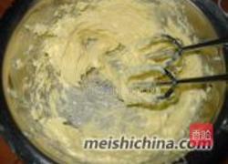 葡萄干纸杯蛋糕的做法图解2