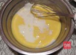 香草戚风蛋糕的做法图解3