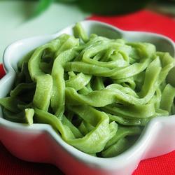 菠菜手擀面的做法[图]