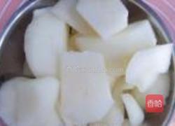 枇杷雪梨羹的做法图解2