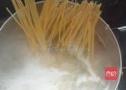 南瓜蛤蜊意面的做法图解3