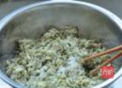 蒸槐花的做法图解9