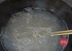 青菜肉丝小煮面的做法图解2